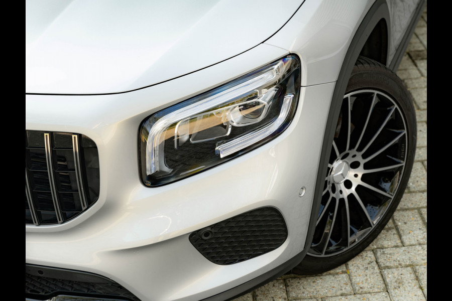 Mercedes-Benz Glb 200 - Pano - Trekhaak - Nightpakket - Camera