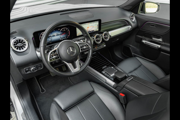 Mercedes-Benz Glb 200 - Pano - Trekhaak - Nightpakket - Camera