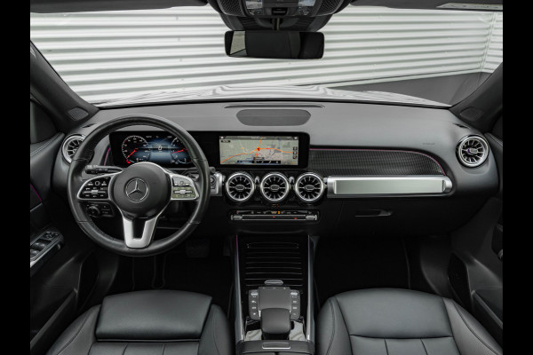 Mercedes-Benz Glb 200 - Pano - Trekhaak - Nightpakket - Camera