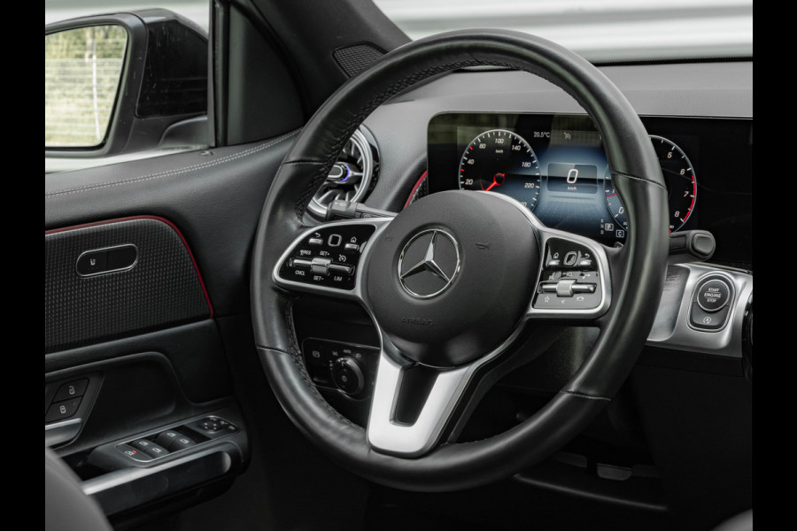 Mercedes-Benz Glb 200 - Pano - Trekhaak - Nightpakket - Camera