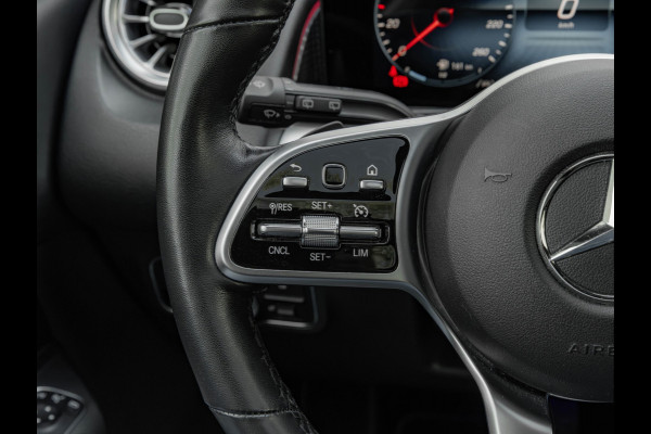 Mercedes-Benz Glb 200 - Pano - Trekhaak - Nightpakket - Camera