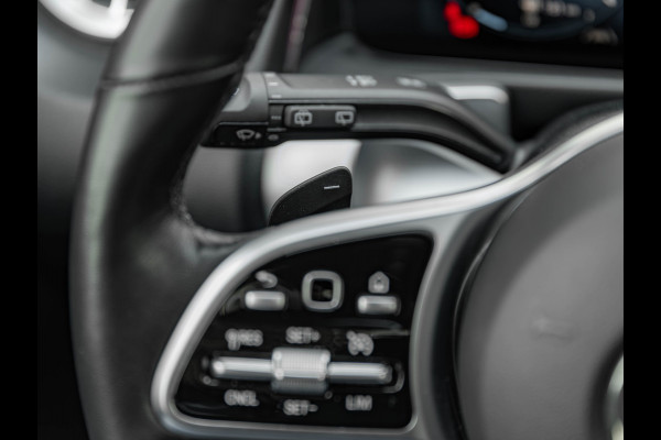 Mercedes-Benz Glb 200 - Pano - Trekhaak - Nightpakket - Camera