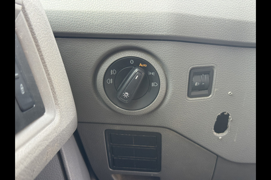 MAN TGE 3.140 2.0 TDI Automaat Open Laadbak Dubbele cabine 6-persoons Airco Trekhaak Navigatie Carplay Pritische Pickup Open Box