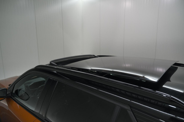 Peugeot e-2008 EV GT Pack 50 kWh | 92,6% SOH | Panoramadak | Adaptieve Cruise Control | Alcantara Bekleding