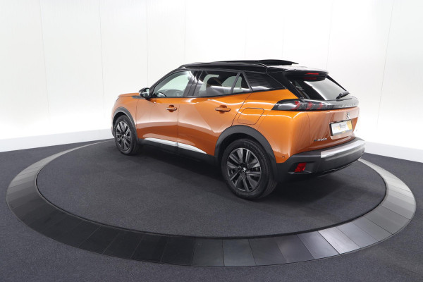 Peugeot e-2008 EV GT Pack 50 kWh | 92,6% SOH | Panoramadak | Adaptieve Cruise Control | Alcantara Bekleding