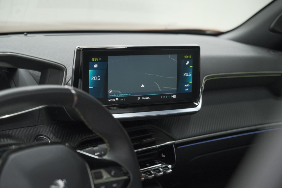 Peugeot e-2008 EV GT Pack 50 kWh | 92,6% SOH | Panoramadak | Adaptieve Cruise Control | Alcantara Bekleding