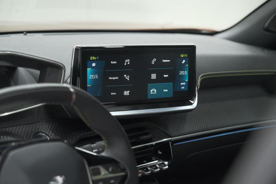 Peugeot e-2008 EV GT Pack 50 kWh | 92,6% SOH | Panoramadak | Adaptieve Cruise Control | Alcantara Bekleding