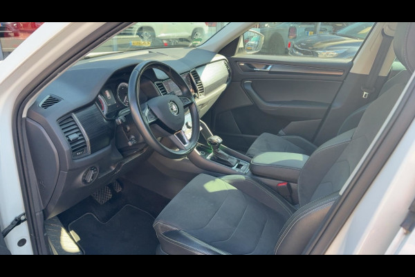 Škoda Kodiaq 1.5 TSI Business Edition / Trekhaak / Camera / Leder&Alcantara / 19'' / Keyless / Premium Audio / Dodehoek / DAB / Stoelverwarming / ACC