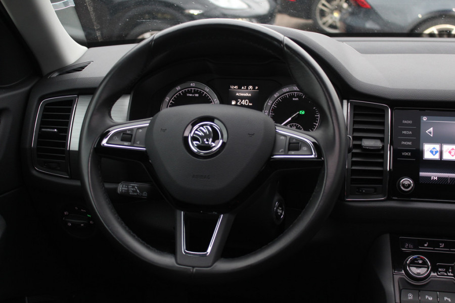 Škoda Kodiaq 1.5 TSI Business Edition / Trekhaak / Camera / Leder&Alcantara / 19'' / Keyless / Premium Audio / Dodehoek / DAB / Stoelverwarming / ACC