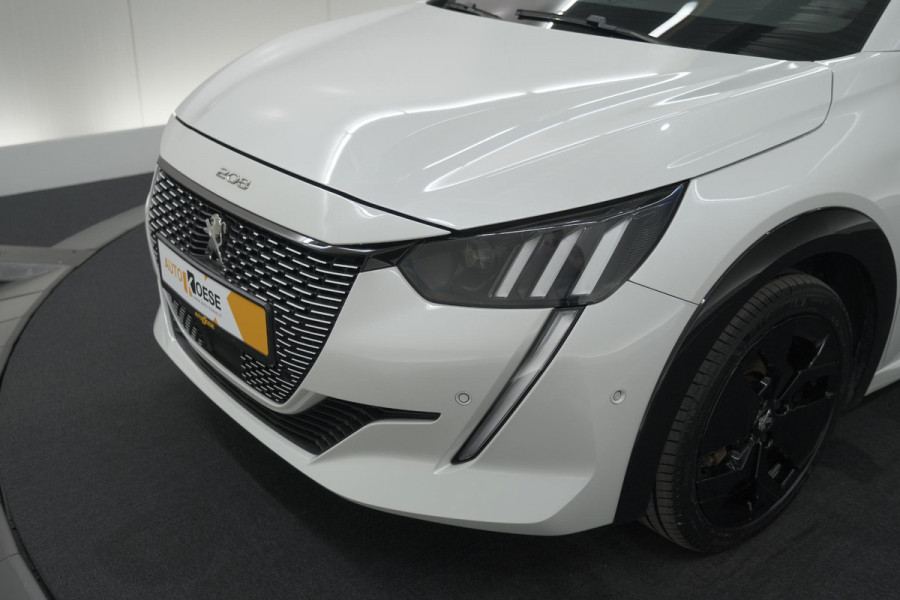Peugeot e-208 EV GT 50 kWh | 93,7% SOH | Black Pack | Dodehoekdetectie | Camera | Apple Carplay