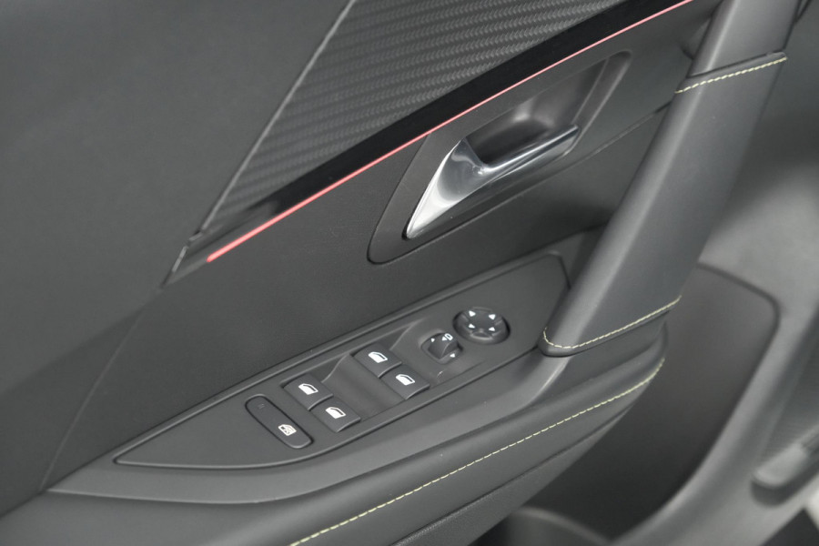 Peugeot e-208 EV GT 50 kWh | 93,7% SOH | Black Pack | Dodehoekdetectie | Camera | Apple Carplay