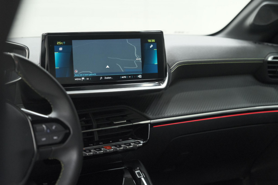 Peugeot e-208 EV GT 50 kWh | 93,7% SOH | Black Pack | Dodehoekdetectie | Camera | Apple Carplay