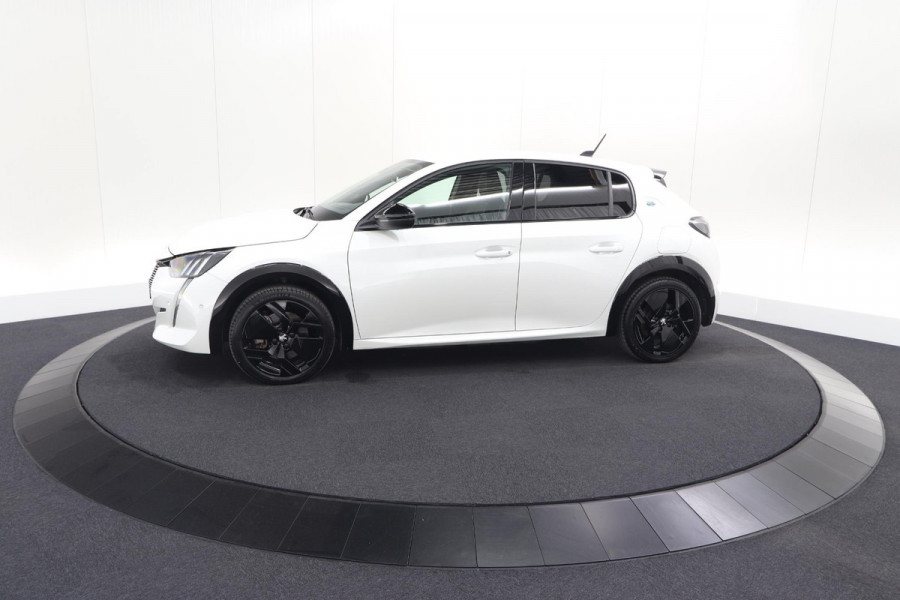 Peugeot e-208 EV GT 50 kWh | 93,7% SOH | Black Pack | Dodehoekdetectie | Camera | Apple Carplay