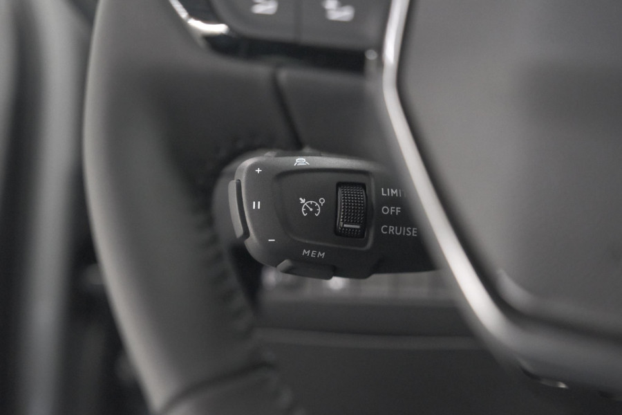 Peugeot e-2008 EV Allure 54 kWh | 360 Camera | Adaptieve Cruise Control | Warmtepomp