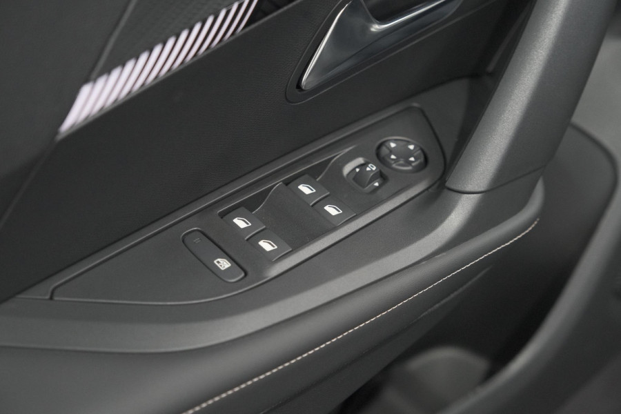 Peugeot e-2008 EV Allure 54 kWh | 360 Camera | Adaptieve Cruise Control | Warmtepomp