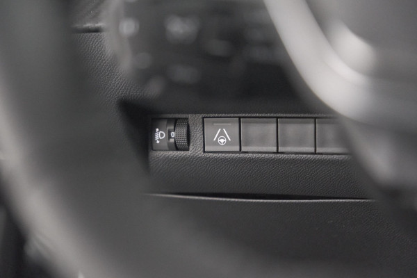 Peugeot e-2008 EV Allure 54 kWh | 360 Camera | Adaptieve Cruise Control | Warmtepomp