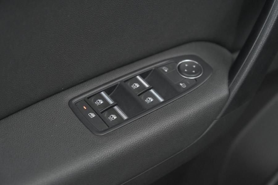 Renault Captur 1.6 E-Tech full hybrid 145 techno | Camera | Parkeersensoren | Climate control | Keyless