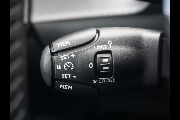 Peugeot 208 1.2 Hybrid 110 e-DCS6 Business Parkeercamera