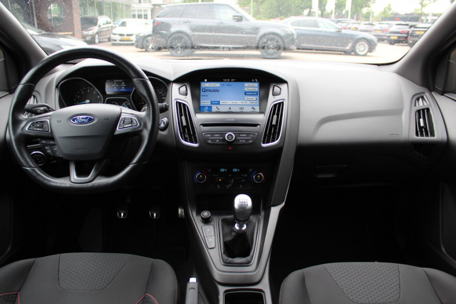 Ford FOCUS Wagon 1.5 ST-Line / Distr.riem VV / Camera / Navigatie / Parkeerhulp achter / 17'' / Cruise Control