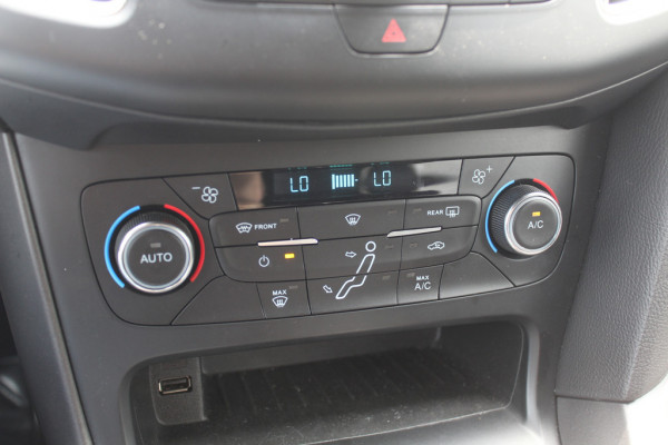 Ford FOCUS Wagon 1.5 ST-Line / Distr.riem VV / Camera / Navigatie / Parkeerhulp achter / 17'' / Cruise Control