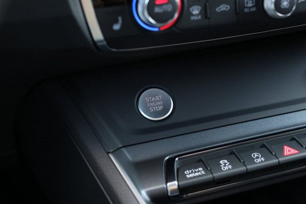 Audi Q3 40 TFSI Quattro 3X S-Line *Pano*B&O*Keyless*Camera*