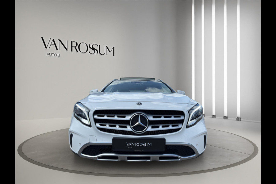 Mercedes-Benz GLA 180 Premium | Pano | Leder sportstoelen | Camera | 18" | Cruise |