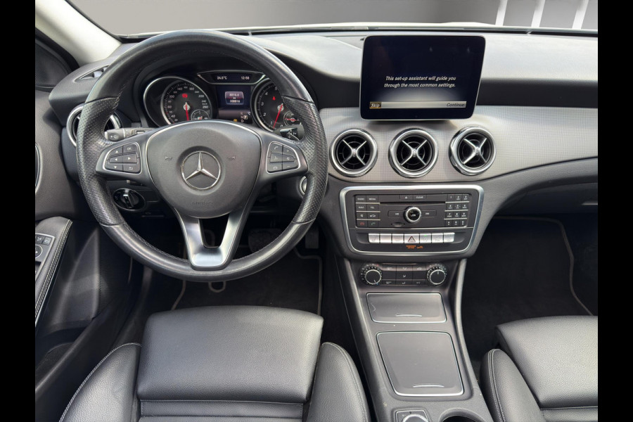 Mercedes-Benz GLA 180 Premium | Pano | Leder sportstoelen | Camera | 18" | Cruise |