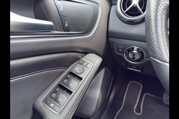 Mercedes-Benz GLA 180 Premium | Pano | Leder sportstoelen | Camera | 18" | Cruise |