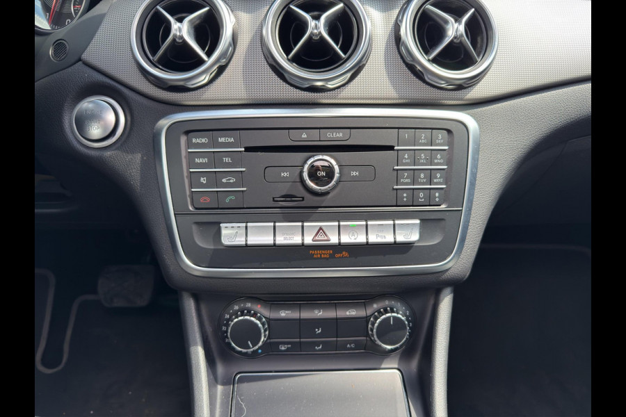 Mercedes-Benz GLA 180 Premium | Pano | Leder sportstoelen | Camera | 18" | Cruise |