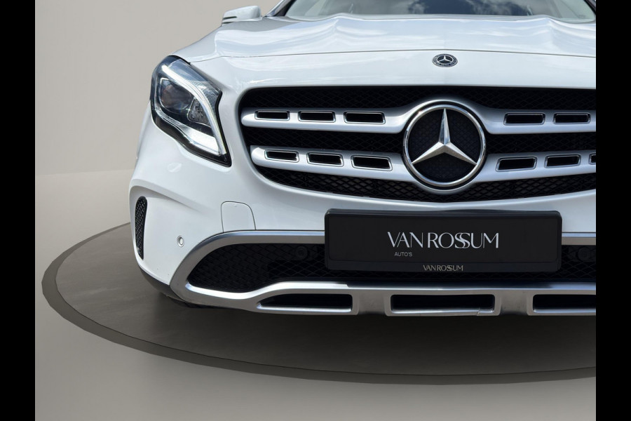 Mercedes-Benz GLA 180 Premium | Pano | Leder sportstoelen | Camera | 18" | Cruise |