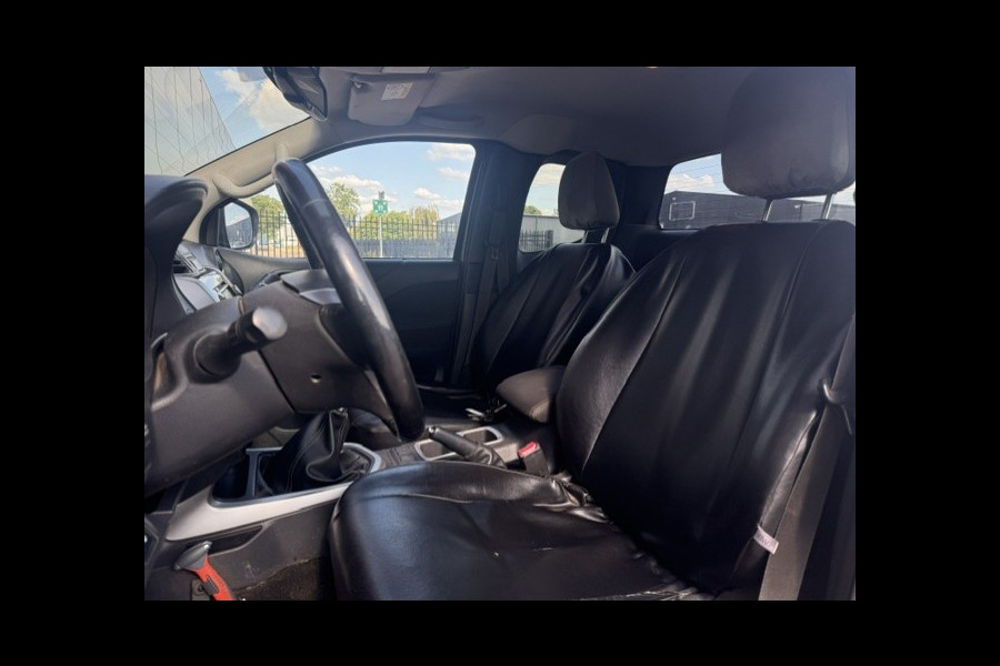 Nissan Navara 2.3 dCi N-Connecta King Cab 4WD - 1e eigenaar