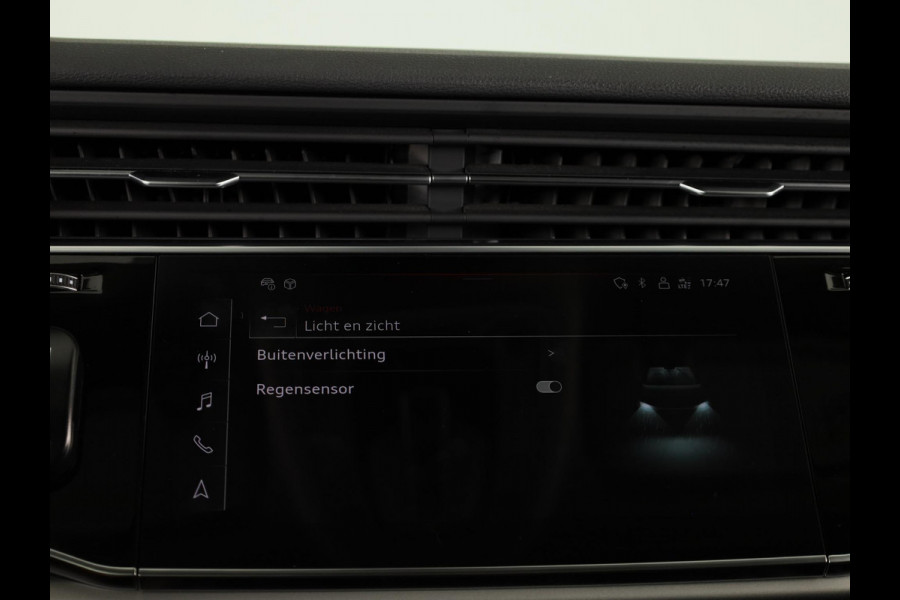 Audi Q7 55 TFSI e quattro Pro Line 340pk | Panoramadak | Parkeercamera | Lederen bekleding | Elektrisch verstelbare en verwarmbare voorstoelen |