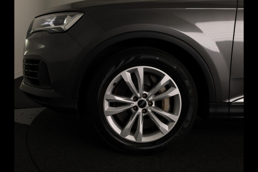 Audi Q7 55 TFSI e quattro Pro Line 340pk | Panoramadak | Parkeercamera | Lederen bekleding | Elektrisch verstelbare en verwarmbare voorstoelen |