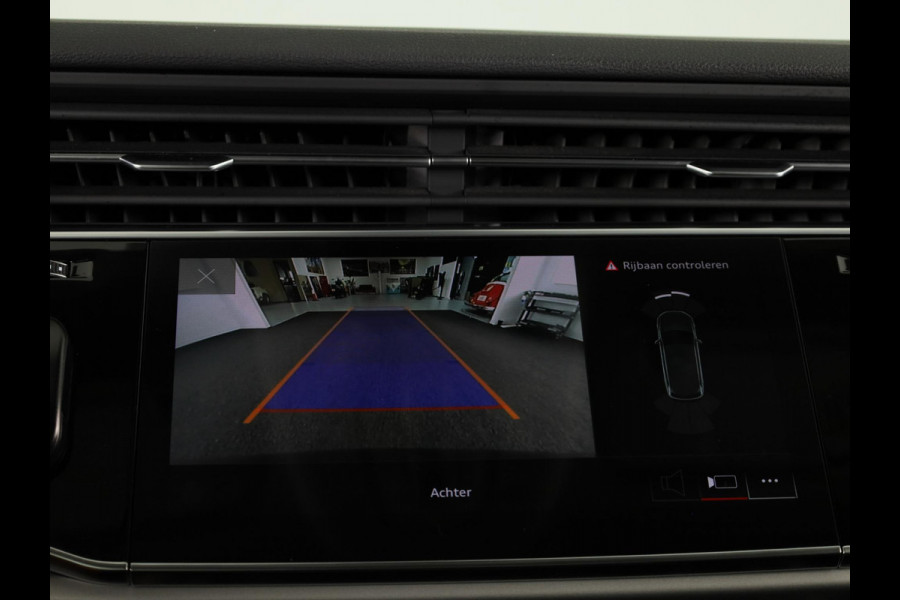 Audi Q7 55 TFSI e quattro Pro Line 340pk | Panoramadak | Parkeercamera | Lederen bekleding | Elektrisch verstelbare en verwarmbare voorstoelen |