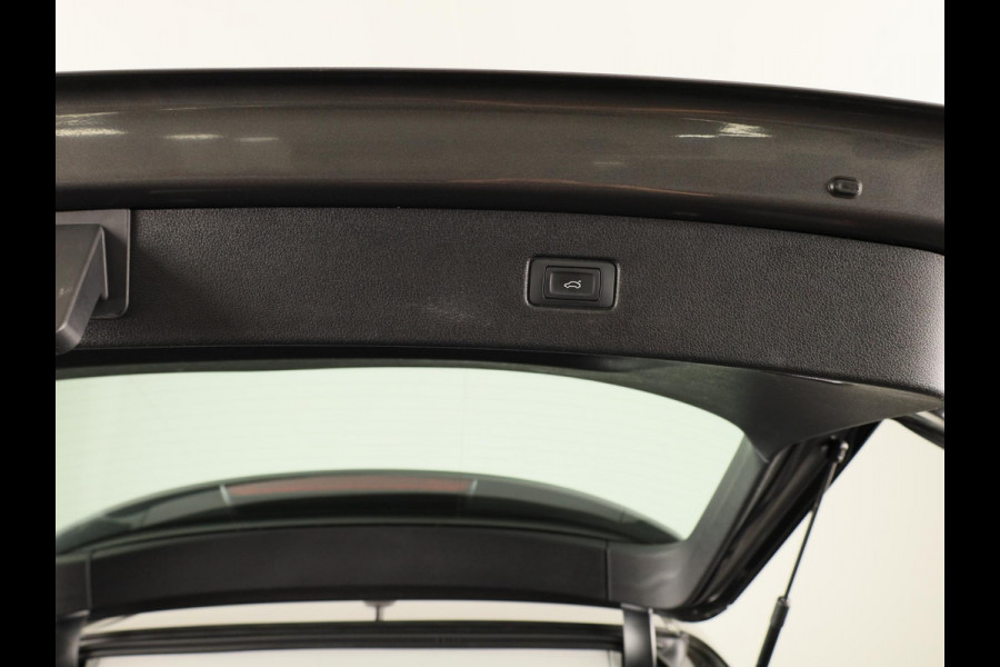 Audi Q7 55 TFSI e quattro Pro Line 340pk | Panoramadak | Parkeercamera | Lederen bekleding | Elektrisch verstelbare en verwarmbare voorstoelen |