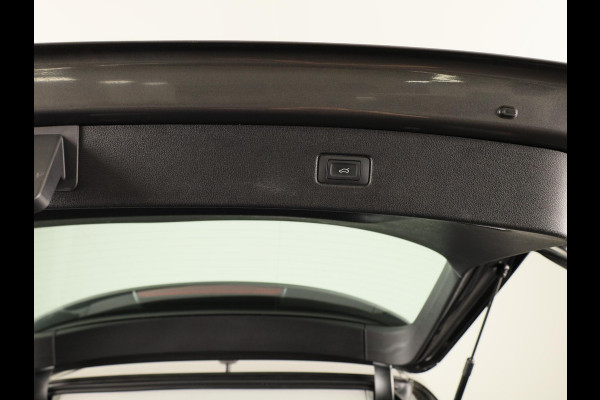 Audi Q7 55 TFSI e quattro Pro Line 340pk | Panoramadak | Parkeercamera | Lederen bekleding | Elektrisch verstelbare en verwarmbare voorstoelen |