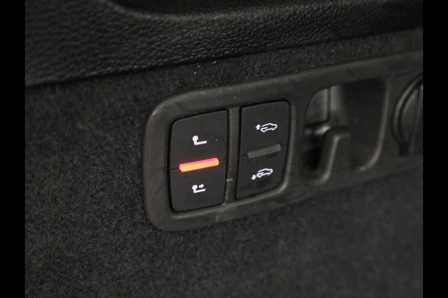 Audi Q7 55 TFSI e quattro Pro Line 340pk | Panoramadak | Parkeercamera | Lederen bekleding | Elektrisch verstelbare en verwarmbare voorstoelen |