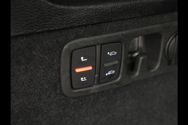 Audi Q7 55 TFSI e quattro Pro Line 340pk | Panoramadak | Parkeercamera | Lederen bekleding | Elektrisch verstelbare en verwarmbare voorstoelen |