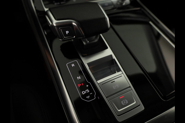 Audi Q7 55 TFSI e quattro Pro Line 340pk | Panoramadak | Parkeercamera | Lederen bekleding | Elektrisch verstelbare en verwarmbare voorstoelen |