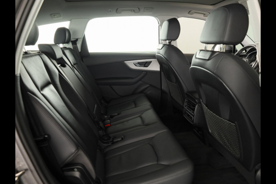 Audi Q7 55 TFSI e quattro Pro Line 340pk | Panoramadak | Parkeercamera | Lederen bekleding | Elektrisch verstelbare en verwarmbare voorstoelen |
