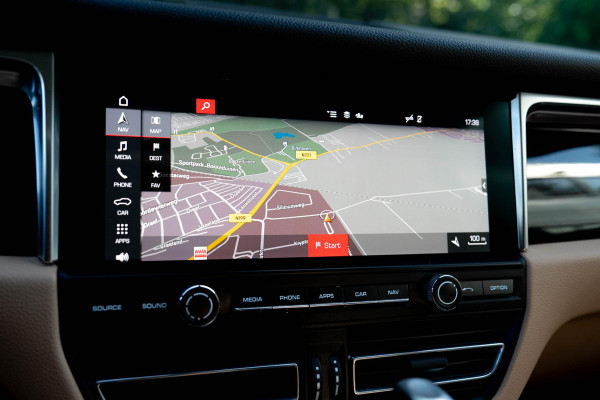 Porsche Macan 3.0 S | Panorama | Memory | Camera | 20 ''