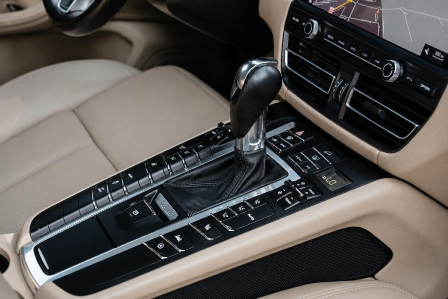 Porsche Macan 3.0 S | Panorama | Memory | Camera | 20 ''