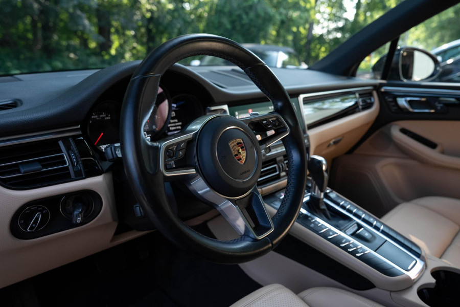 Porsche Macan 3.0 S | Panorama | Memory | Camera | 20 ''