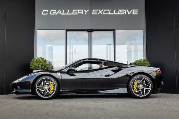 Ferrari F8 Spider 3.9 V8 HELE - Nero Daytona | Passenger Display | Lift | Alcantara