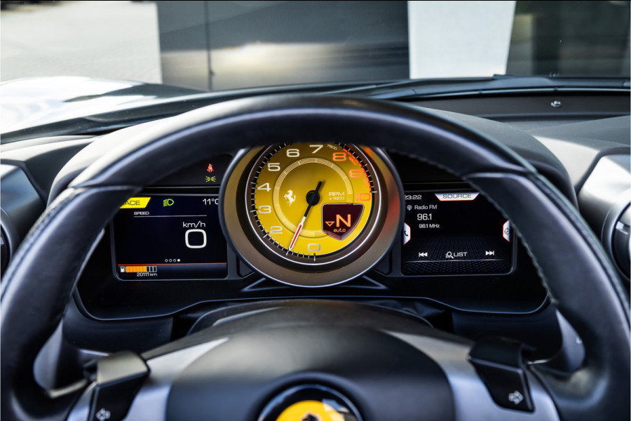 Ferrari F8 Spider 3.9 V8 HELE - Nero Daytona | Passenger Display | Lift | Alcantara