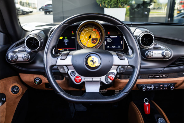 Ferrari F8 Spider 3.9 V8 HELE - Nero Daytona | Passenger Display | Lift | Alcantara