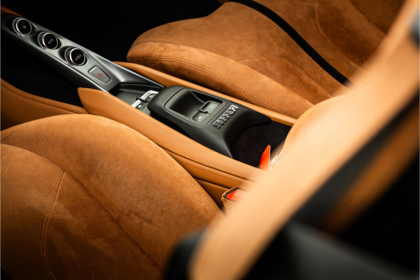 Ferrari F8 Spider 3.9 V8 HELE - Nero Daytona | Passenger Display | Lift | Alcantara
