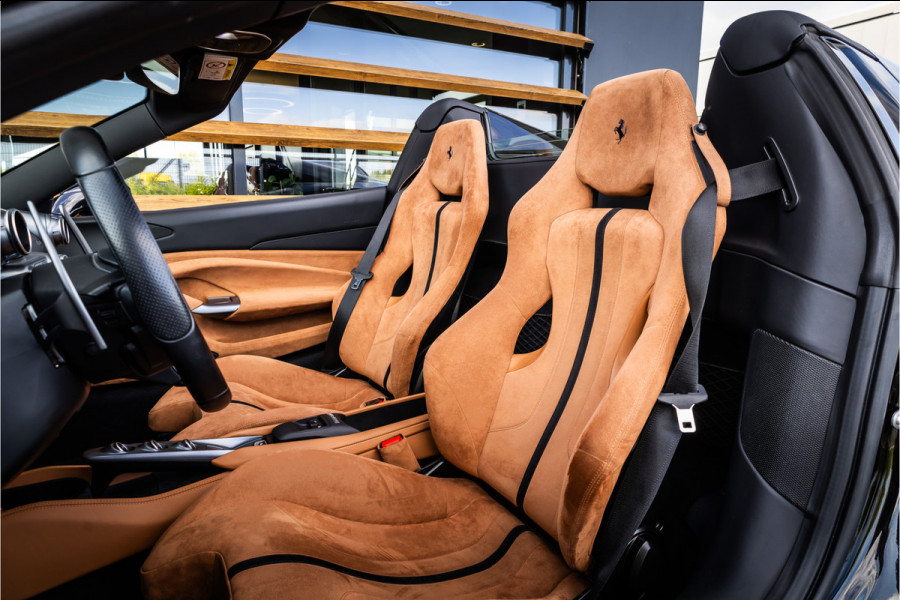 Ferrari F8 Spider 3.9 V8 HELE - Nero Daytona | Passenger Display | Lift | Alcantara