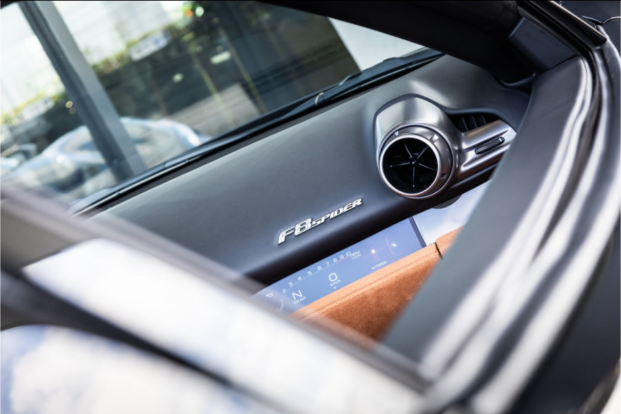 Ferrari F8 Spider 3.9 V8 HELE - Nero Daytona | Passenger Display | Lift | Alcantara