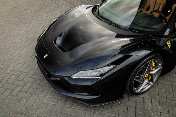 Ferrari F8 Spider 3.9 V8 HELE - Nero Daytona | Passenger Display | Lift | Alcantara